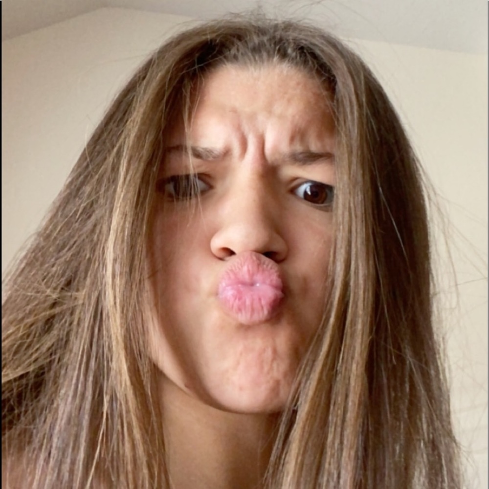 Meet your Posher, Ambria